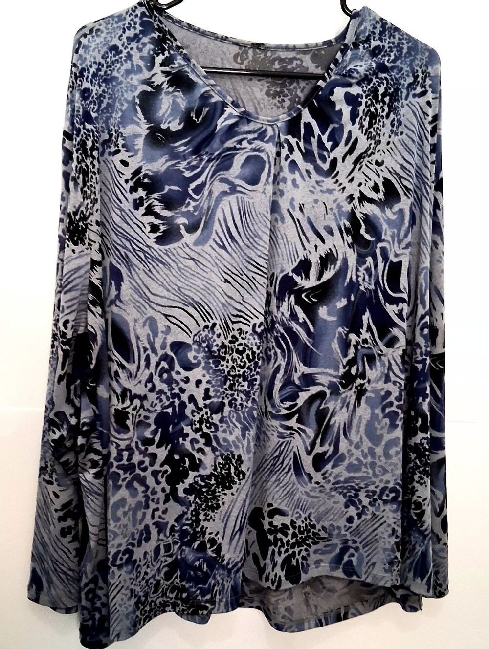 Long-Sleeve V-Neck Blue Abstract Print Top Size 2X